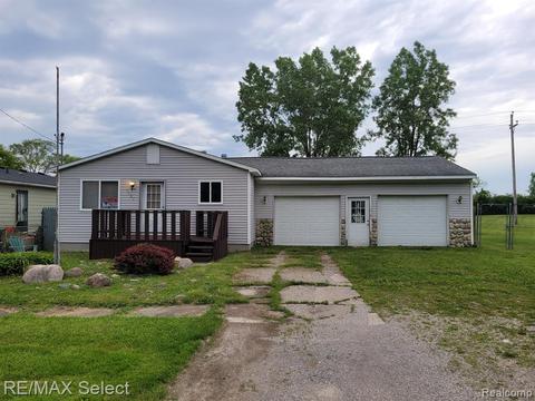 1187 Dunkirk Ave, Mount Morris, MI 48458 photo 1