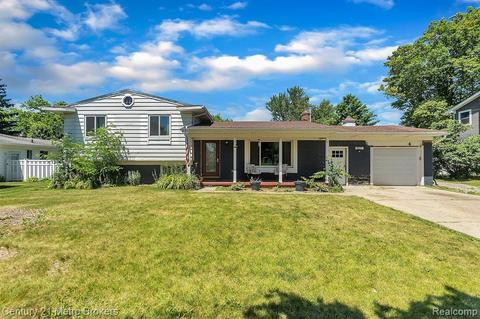 405 Dutch Mill Dr, Flushing, MI 48433 photo 1