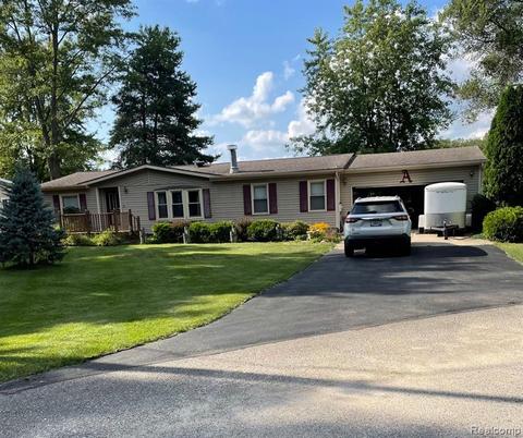 3581 E Shore Dr, Weidman, MI 48893 photo 1