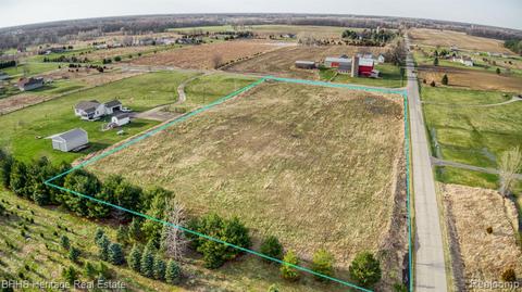 V/l Royce, Webberville, MI 48892