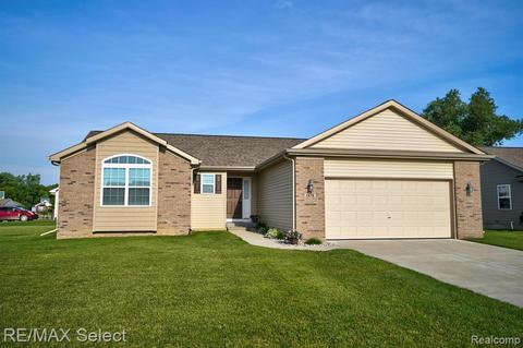 1476 Pondview Dr, Davison, MI 48423 photo 1