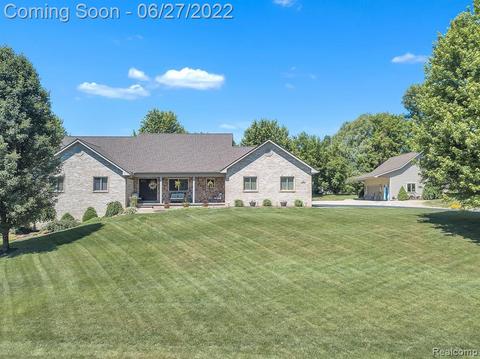 3810 Kipling Cir, Howell, MI 48843 photo 1