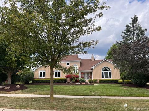 1686 Devonshire Dr, Troy, MI 48098 photo 1