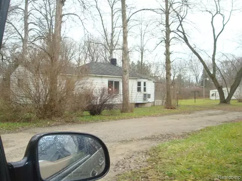 5114 Knapp Dr, Flint, MI 48506