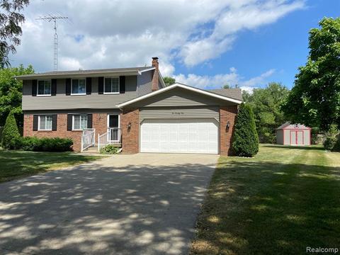 271 Diane Dr, Flushing, MI 48433 photo 1
