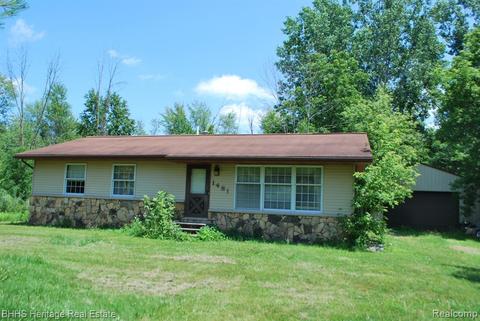 1481 Fraser Rd, Kawkawlin, MI 48631 photo 1