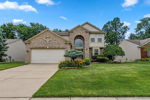 18012 Bayside Dr, Macomb, MI 48042 photo 1