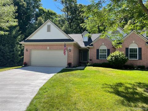 3433 Dewdrop Ln, Howell, MI 48843 photo 1