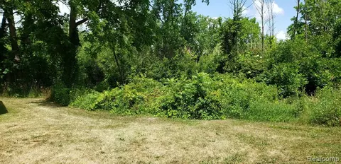 1900 S Lapeer Rd, Lake Orion, MI 48360