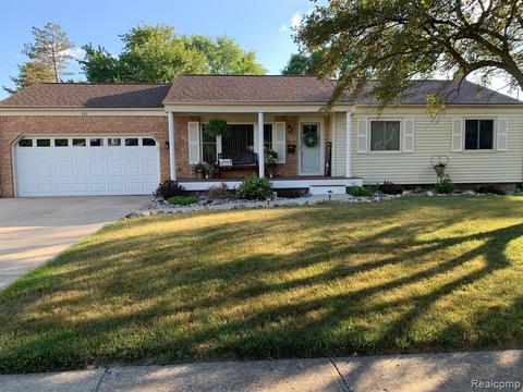 424 Carrie Dr, Flushing, MI 48433 photo 1