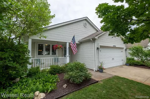 12334 Glasgow Dr, Bruce Township, MI 48065