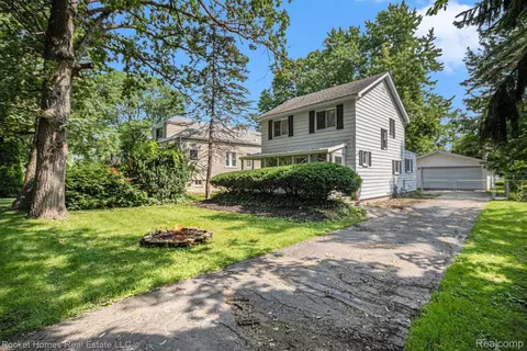 370 North Ave, Algonac, MI 48001