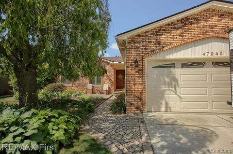47243 Meadowbrook Dr, Macomb, MI 48044 photo 1