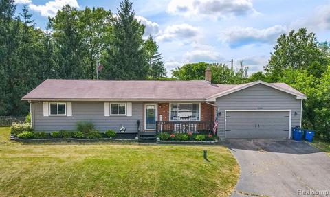8143 E Circle Dr, Clarkston, MI 48348 photo 1
