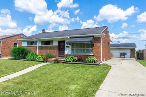 31214 Lyons Cir E, Warren, MI 48092 photo 1