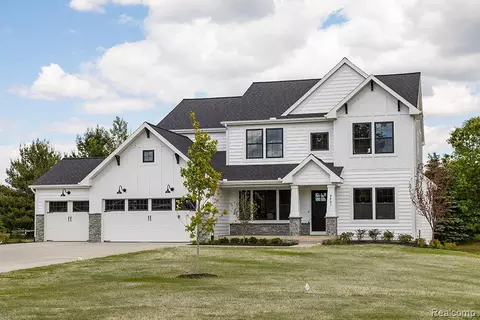1066 Kemperwood Crt Ct, Marion, MI 48843