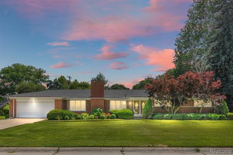 29 Briarcliff Pl, Grosse Pointe Shores, MI 48236 photo 1