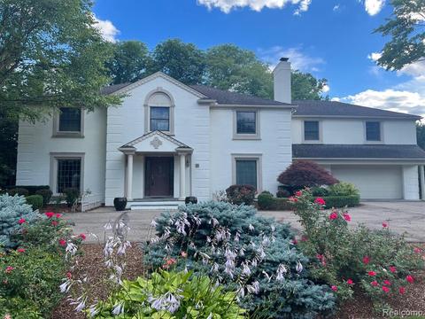 49 Renaud Rd, Grosse Pointe Shores, MI 48236 photo 1