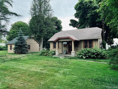 2281 Lakeshore Rd, Applegate, MI 48401 photo 1