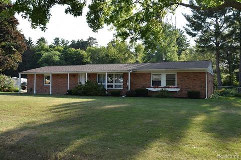 408 River Bend Dr, Flushing, MI 48433 photo 1