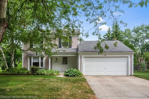 1835 Farmbrook Dr, Troy, MI 48098 photo 1