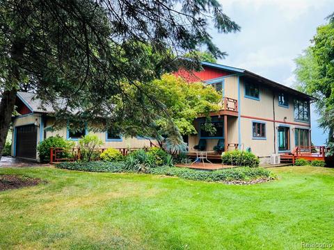 2287 Lakeshore Rd, Applegate, MI 48401 photo 1