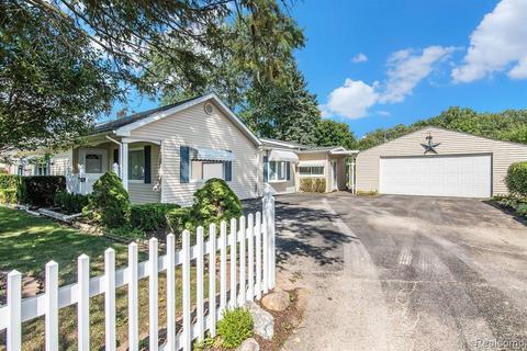 2186 Disch St, Flushing, MI 48433 photo 1