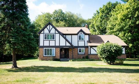 10860 Abbey Dr, Brighton, MI 48114