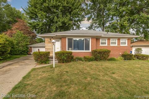9189 Garfield Ct, Redford, MI 48239