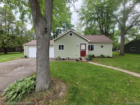 934 Summer St, Algonac, MI 48001 photo 1