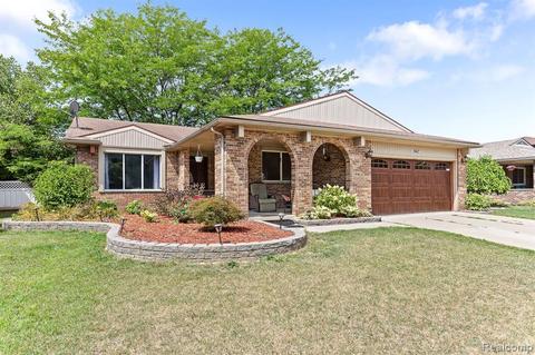 19612 Cascade Dr, Brownstown, MI 48193 photo 1