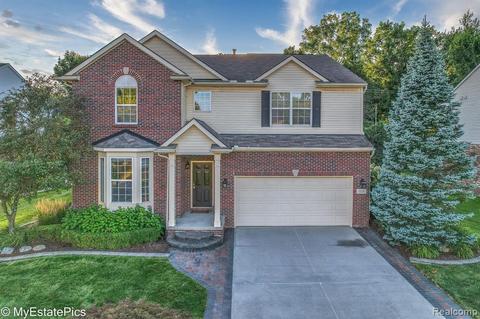 3526 Everett Dr, Rochester Hills, MI 48307 photo 1