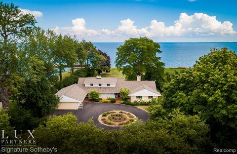 15450 Windmill Pointe Dr, Grosse Pointe Park, MI 48230 photo 1