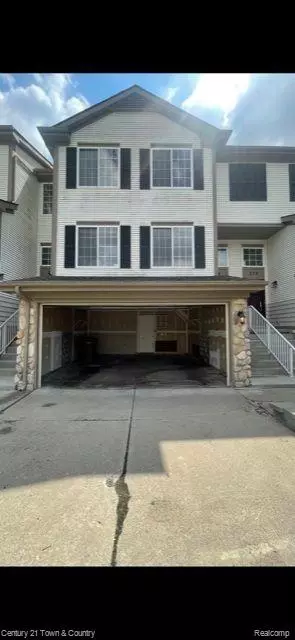 274 Oak Ridge Dr, Pontiac, MI 48341