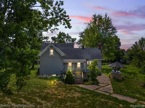 5680 Meldrum Rd, Casco, MI 48064 photo 1