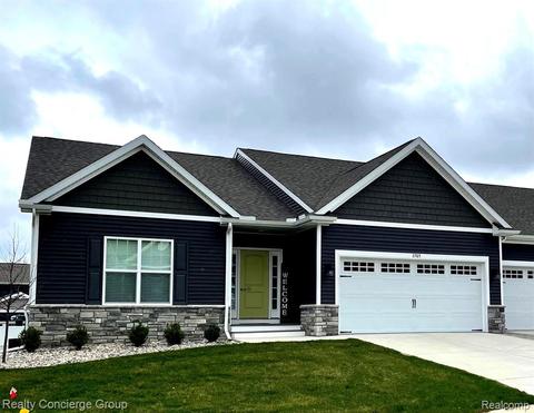 2765 Blue Sky Dr, Howell, MI 48843 photo 1