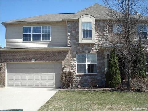 3477 Everett Dr, Rochester Hills, MI 48307 photo 1