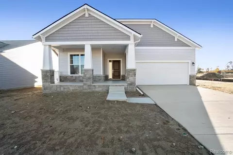 215 Saddleback, White Lake, MI 48386