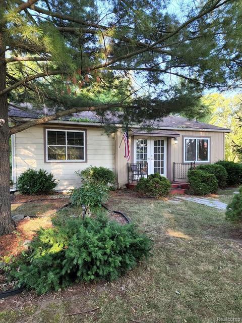 7026 E Bristol Rd, Davison, MI 48423 photo 1