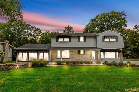 23794 E River Rd, Grosse Ile, MI 48138 photo 1