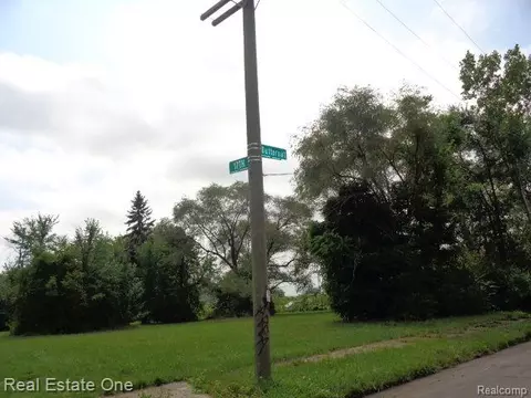 2881 17th St, Detroit, MI 48216