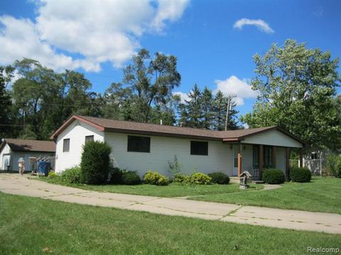 2131 Ormond Rd, White Lake, MI 48383 photo 1