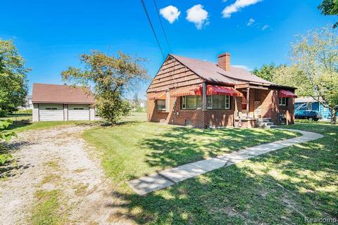 1215 E Maple Ave, Burton, MI 48529 photo 1