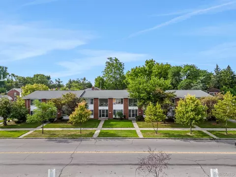 18419 W Chicago St, Detroit, MI 48228