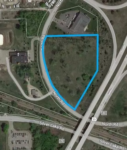 15173 North Rd, Fenton, MI 48430