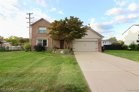 38772 Parkview Dr, Wayne, MI 48184 photo 1