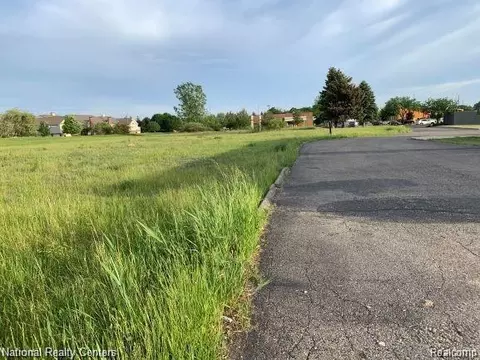 43300 Hayes, Clinton, MI 48038