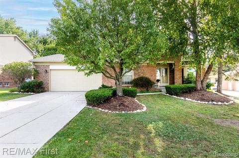348 Shellbourne Dr, Rochester Hills, MI 48309 photo 1