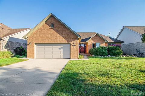 15557 Spiceway Dr, Fraser, MI 48026 photo 1