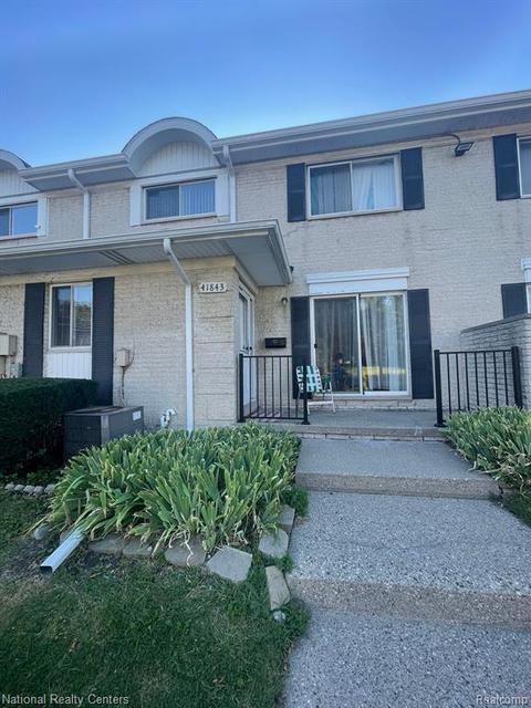 41843 Langley Dr, Sterling Heights, MI 48313 photo 1
